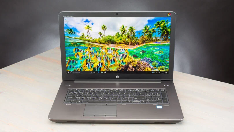 لابتوب HP ZBook 15 G4 هو محطة عمل متنقلة موجهة للمستخدمين المحترفين في مجالات الهندسة والتصميم. يأتي مع معالج Intel Xeon E3-1535M أو Intel Core i7، وبطاقة رسومات Nvidia Quadro M2200، ما يوفر أداءً قويًا لتشغيل التطبيقات الهندسية والجرافيكية المكثفة. يتميز بشاشة 4K DreamColor الاختيارية التي تدعم ألوان sRGB وAdobe RGB بدقة ممتازة